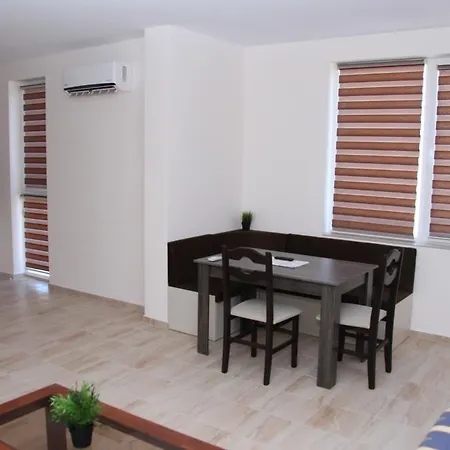 Capuccino Guest - Free Parking And Wi-fi Daire